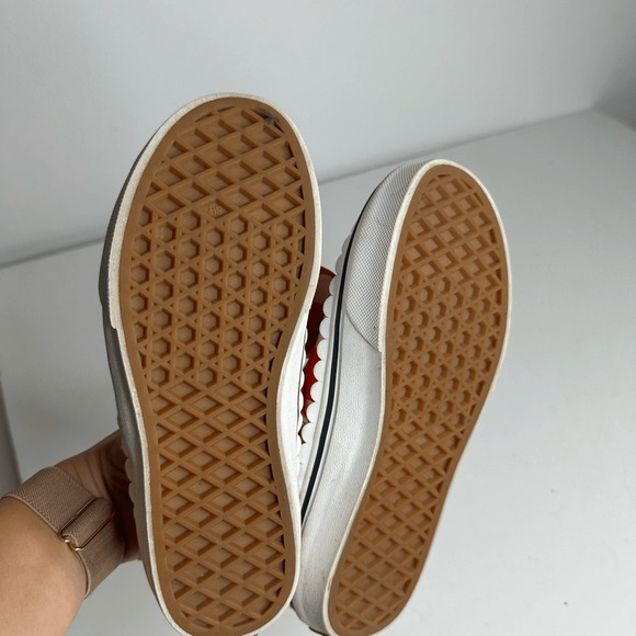 Vans Disney Minnie Mouse Bow Slip On Shoes red polka dot RARE Big Girls Youth 2 - Picture 4 of 5